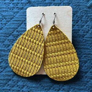 Nickel & Suede Medium Leather Teardrop Earrings New in Box Yellow/Gold